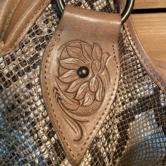 STS Ranchwear Tan and Cream Hobo Bag - Picture 9 of 16